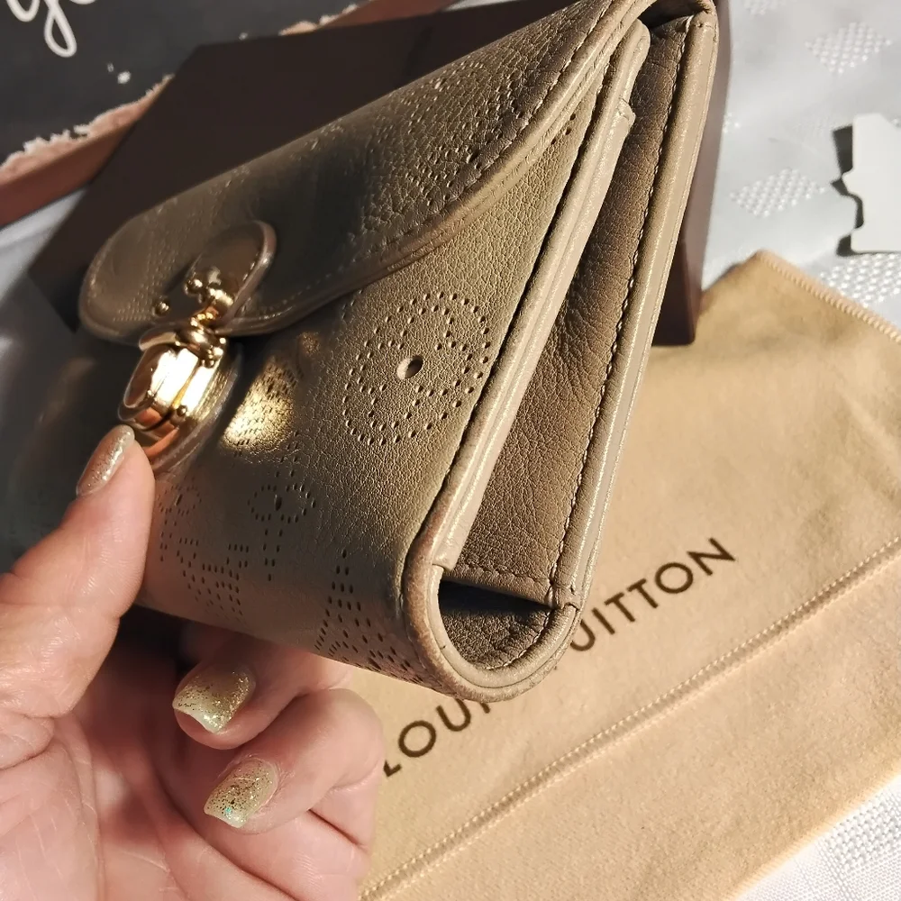 Louis Vuitton Amelia Mahina Wallet full inclusion with COA - Picture 11 of 16